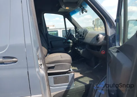 2019 Mercedes-Benz Sprinter 2500 High Roof V6 from USA, damaged, VIN WD4PF0CD4KP091124